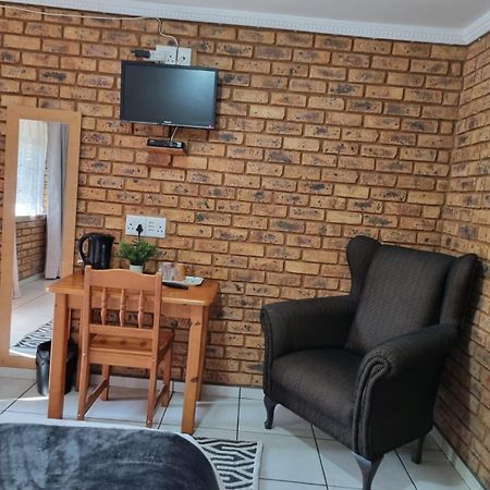Airport Inn Bed And Breakfast Kempton Park Zewnętrze zdjęcie
